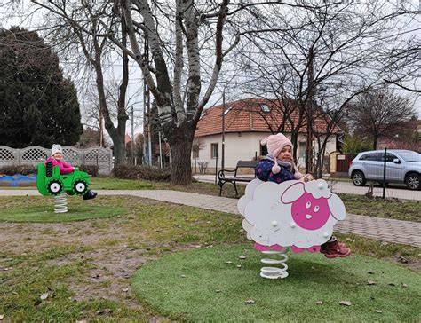 Emma utcai bölcsőde játszókertje