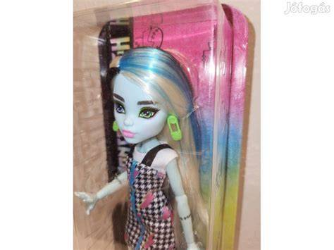 Monster High pizsamas baba szarkofág csomagolásban