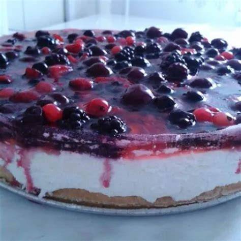 Babáknak készült gyümölcsös túrótorta